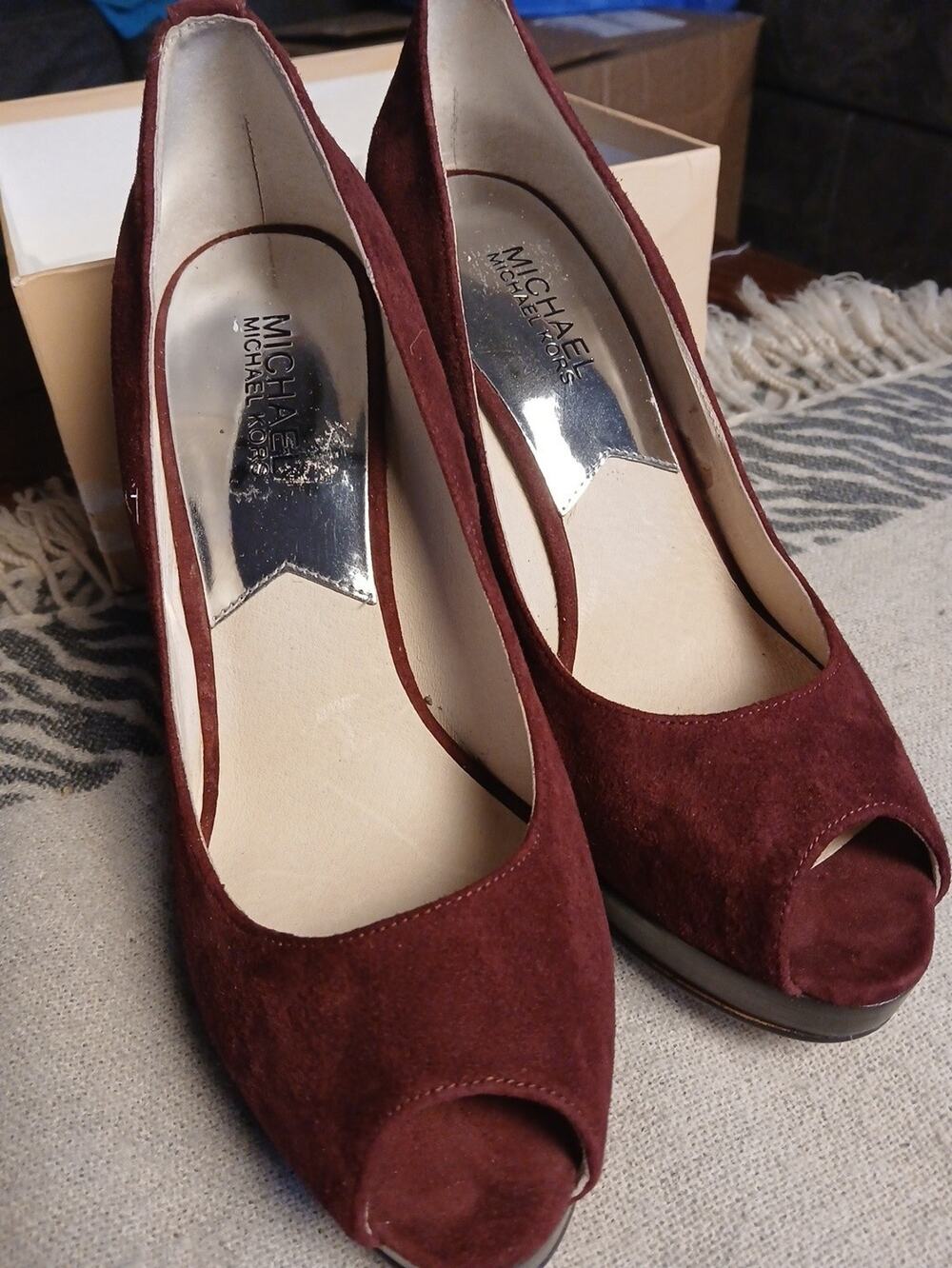 Michael Kors Heels Size 8M Burgundy Wine Suede Pointed Toe Stiletto Pumps